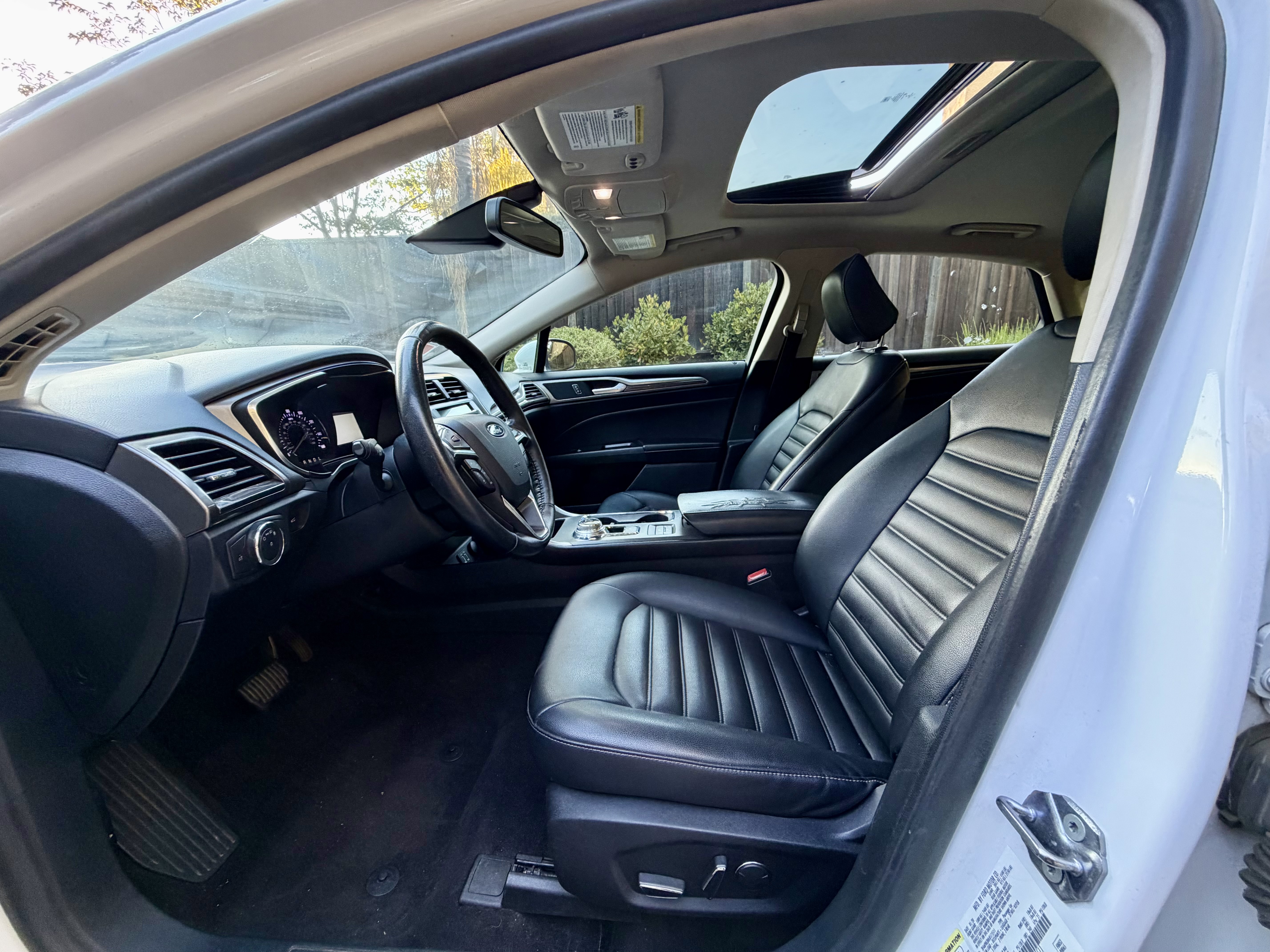 Used 2020 Ford Fusion SEL FWD image 8