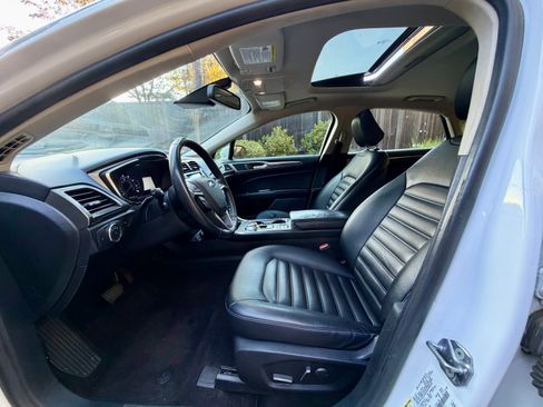 Used 2020 Ford Fusion SEL FWD image 8