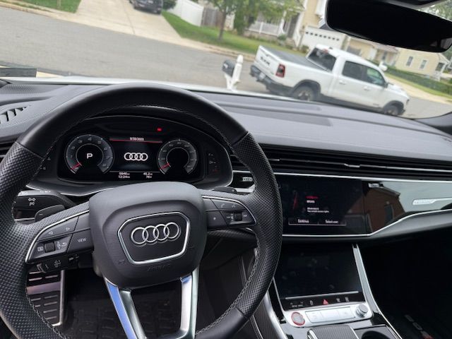 Used 2024 Audi SQ8 Premium Plus AWD/4WD image 6