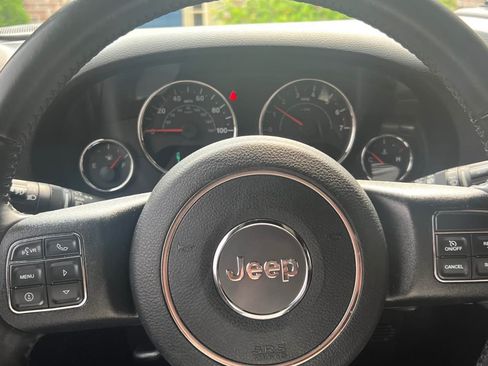 Used 2017 Jeep Wrangler Unlimited Sport w/ Quick Order Package 24S AWD/4WD image 8