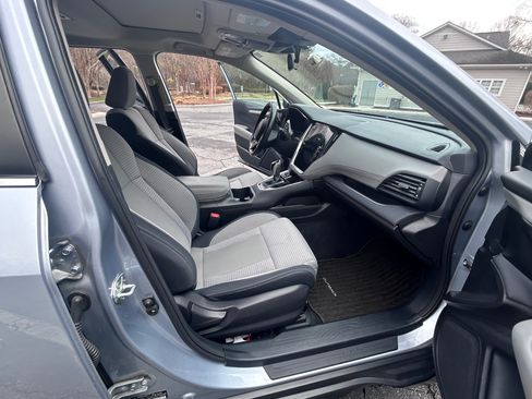 Used 2023 Subaru Outback Premium image 11