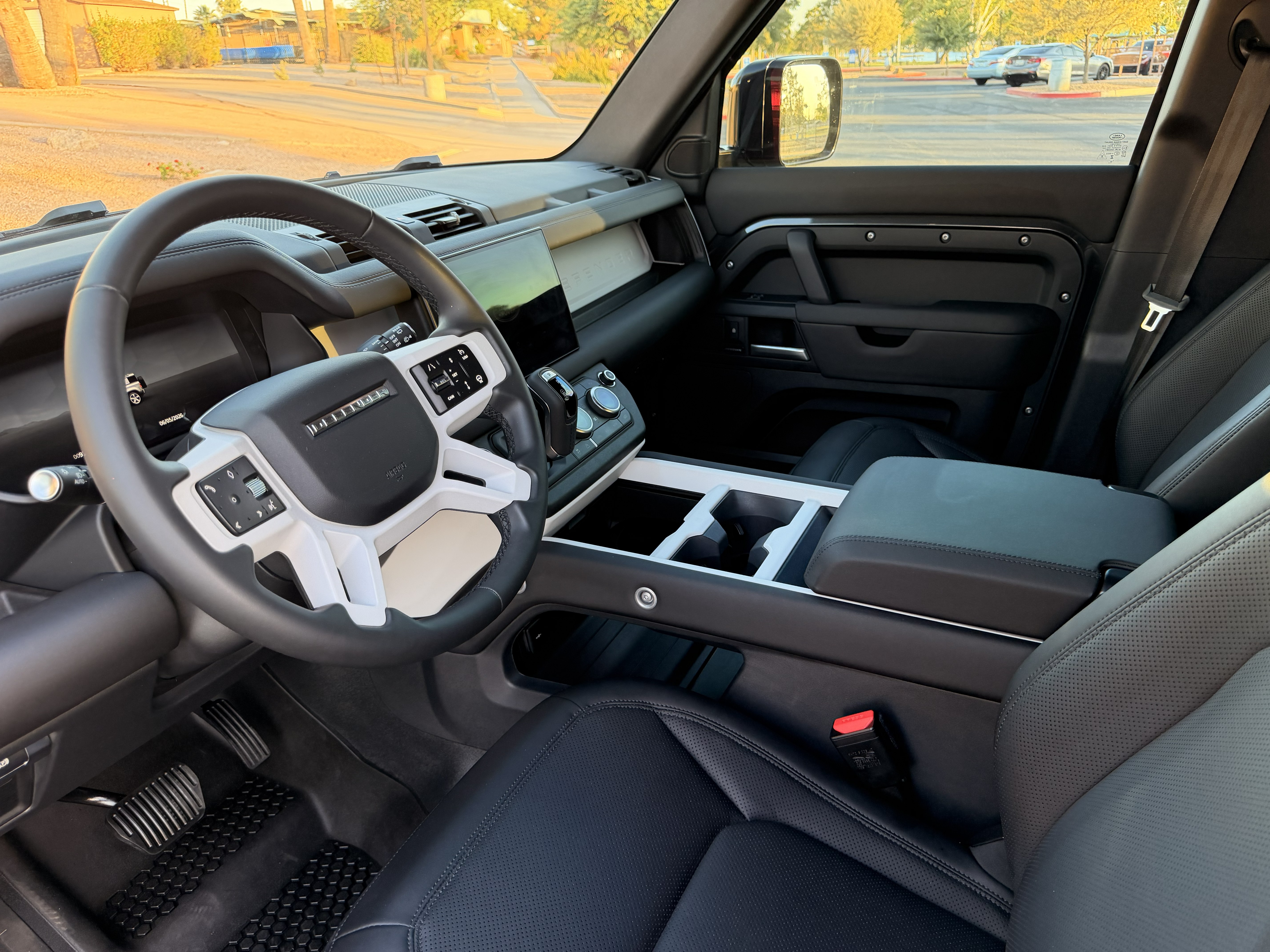Used 2025 Land Rover Defender 110 S AWD/4WD image 13