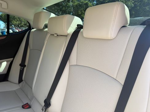 Used 2025 Lexus ES 300h w/ Premium Package FWD image 6