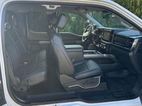 Used 2023 Ford F250 Lariat w/ FX4 Off-Road Package image 12