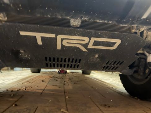 Used 2020 Toyota 4Runner Venture w/ Moonroof Package image 11