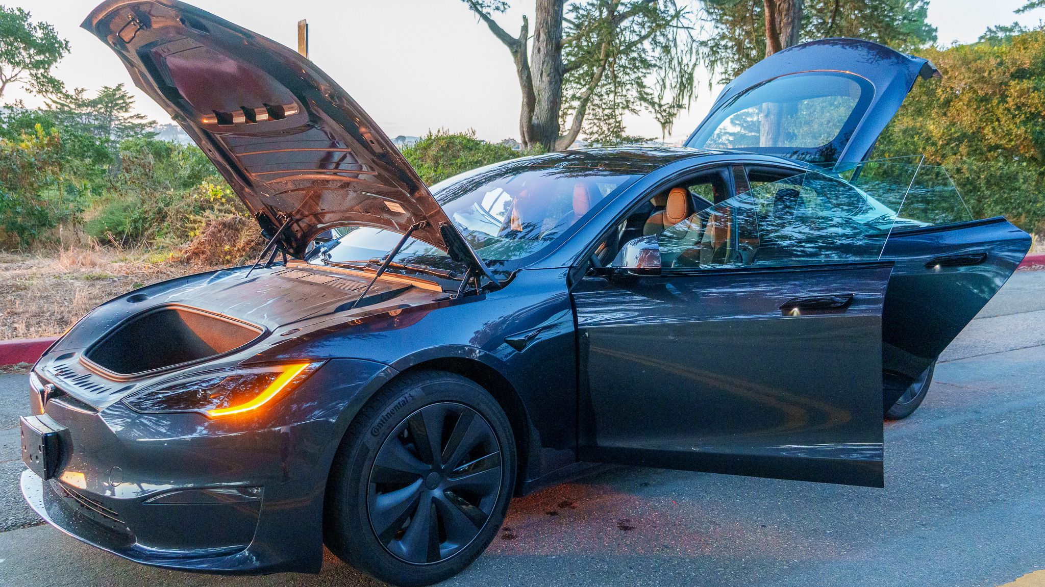 Used 2024 Tesla Model S AWD/4WD image 14