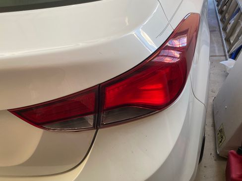 Used 2014 Hyundai Elantra SE w/ Option Group 02 image 12