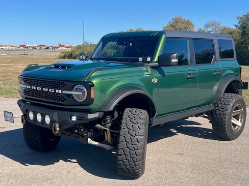 Used 2022 Ford Bronco Wildtrak image 13