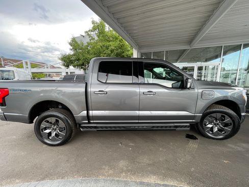 Used 2022 Ford F150 Lightning Lariat w/ Equipment Group 511A High image 13