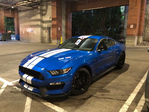Used 2019 Ford Mustang Shelby GT350 w/ Technology Package RWD image 8