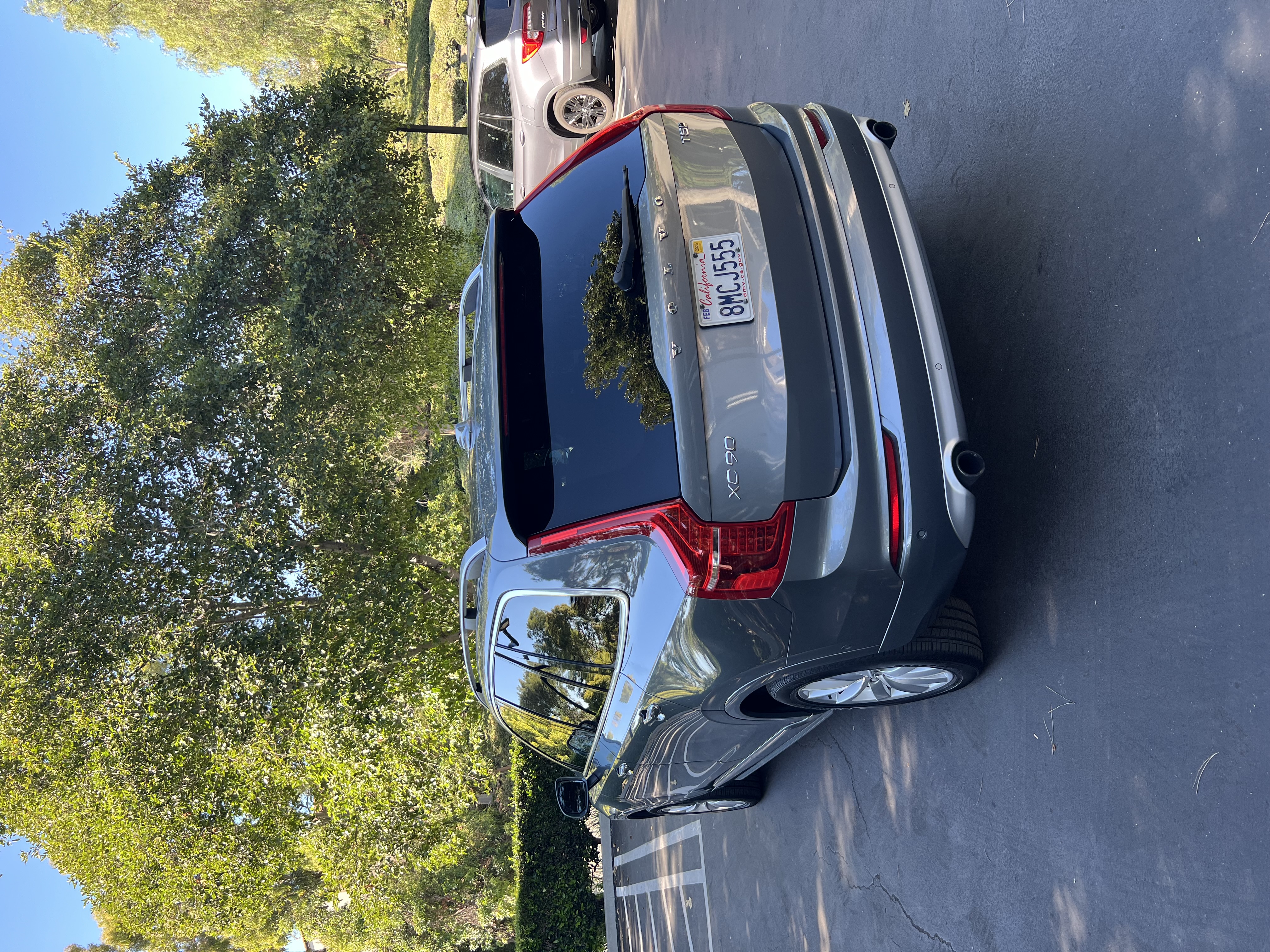 Used 2018 Volvo XC90 T5 Momentum w/ Convenience Package AWD/4WD image 5