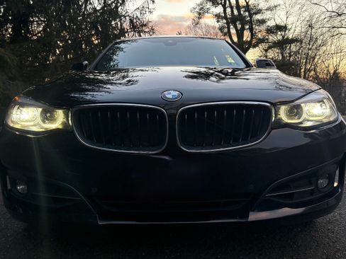 Used 2017 BMW 330i Gran Turismo xDrive image 4