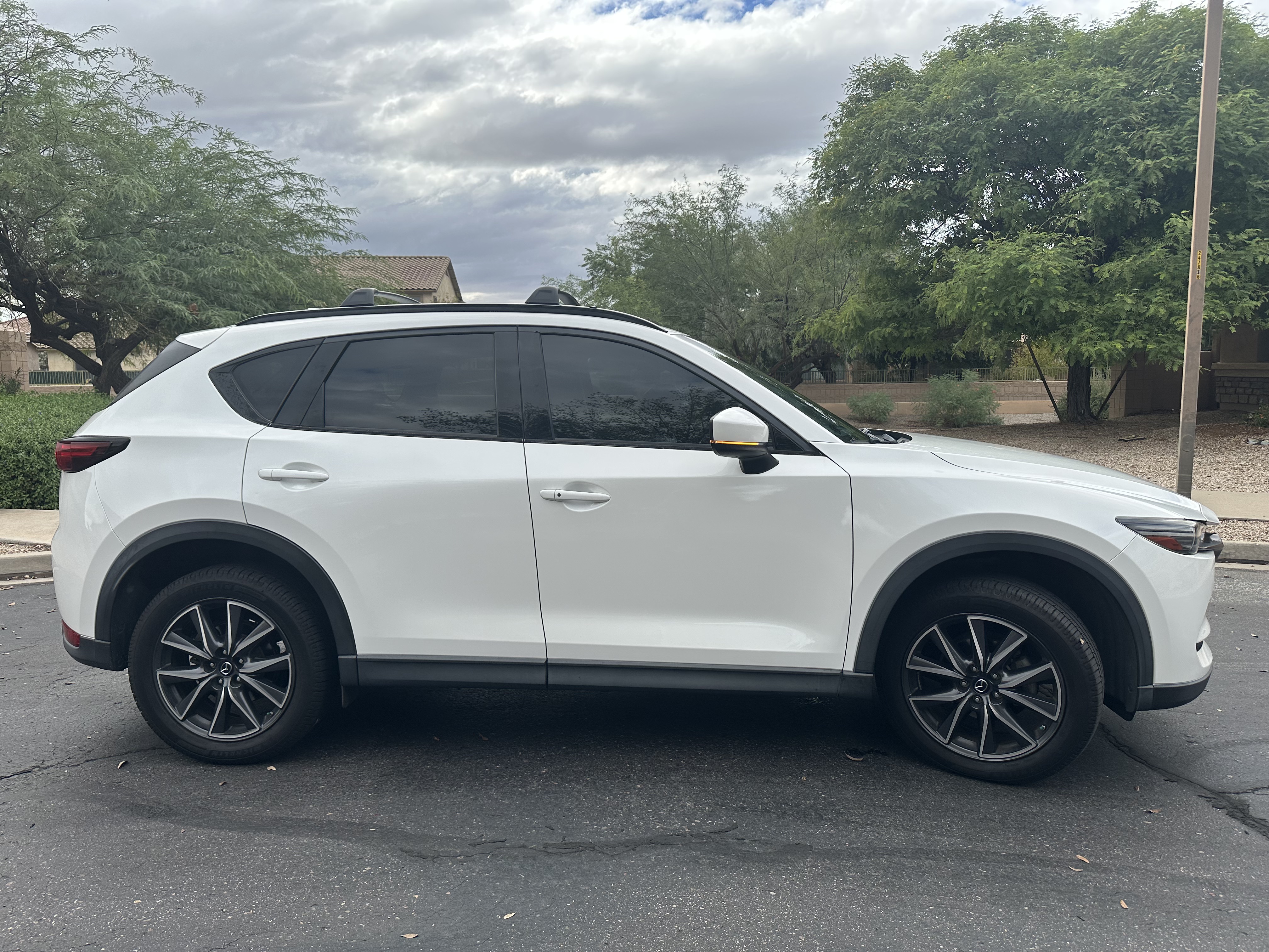 Used 2017 MAZDA CX-5 Grand Touring AWD/4WD image 2