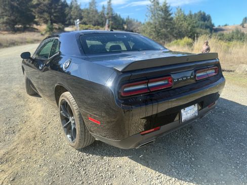 Used 2018 Dodge Challenger SXT w/ Blacktop Package image 13