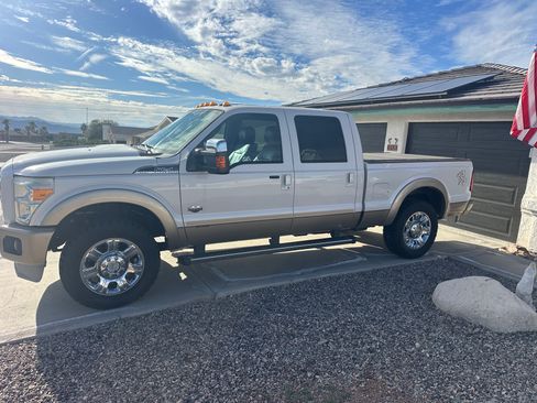 Used 2012 Ford F250 King Ranch w/ King Ranch w/Chrome Pkg image 4