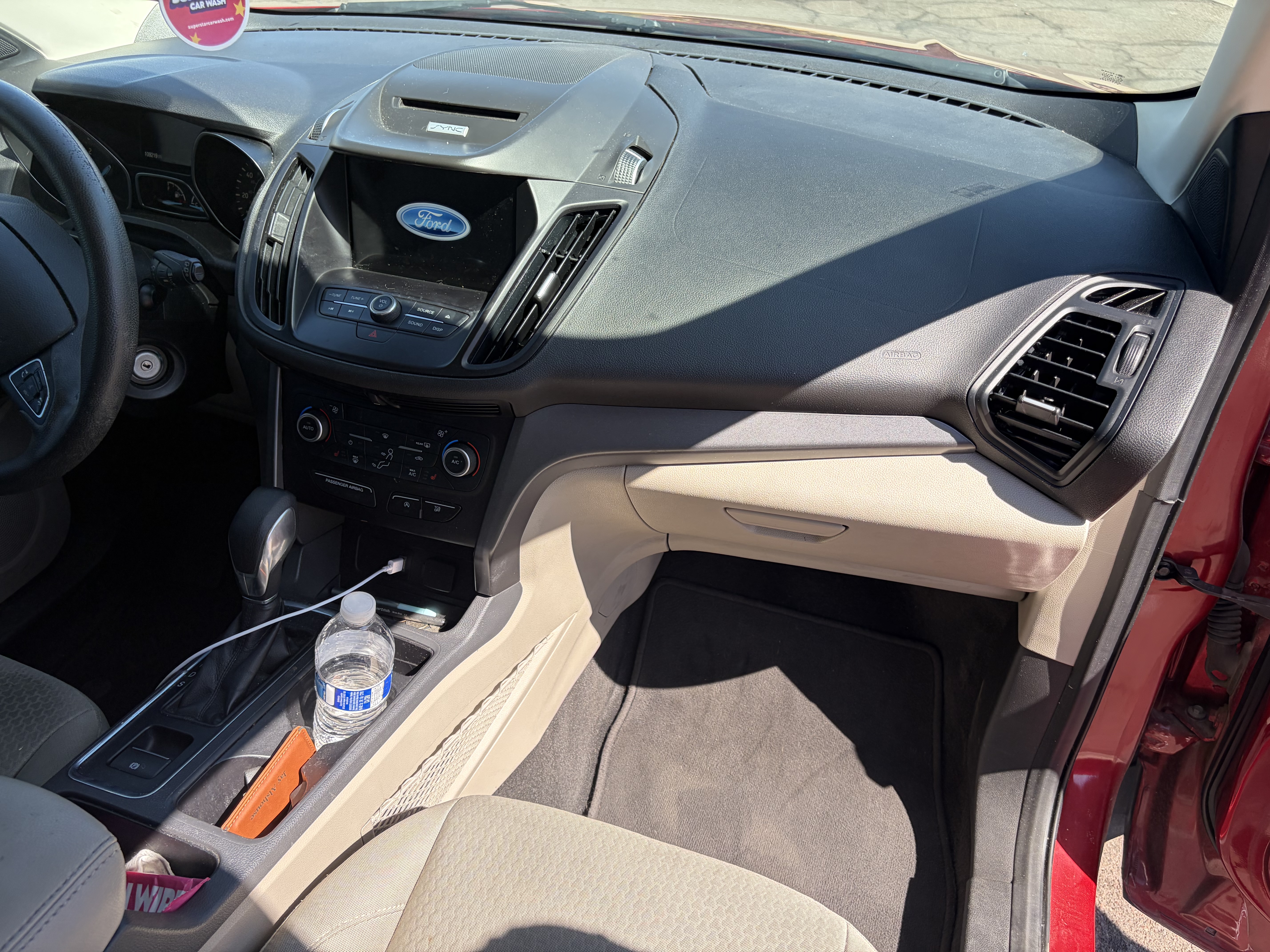 Used 2018 Ford Escape SE w/ SE Sync 3 Package FWD image 16