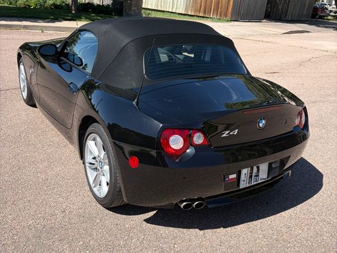 Used 2005 BMW Z4 3.0i RWD image 2