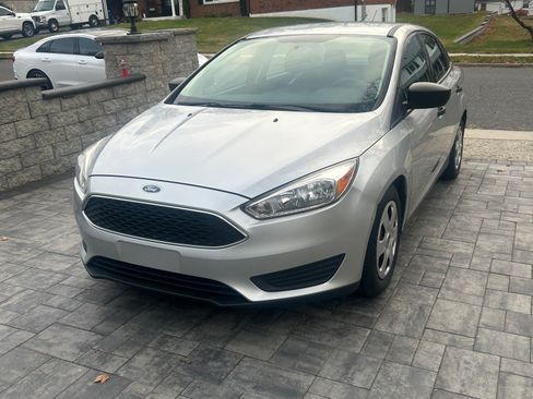 Used 2017 Ford Focus S image 4