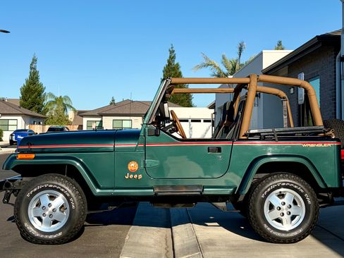 Used 1993 Jeep Wrangler 4WD image 1