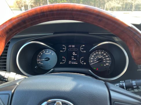 Used 2019 Toyota Sequoia Platinum image 9