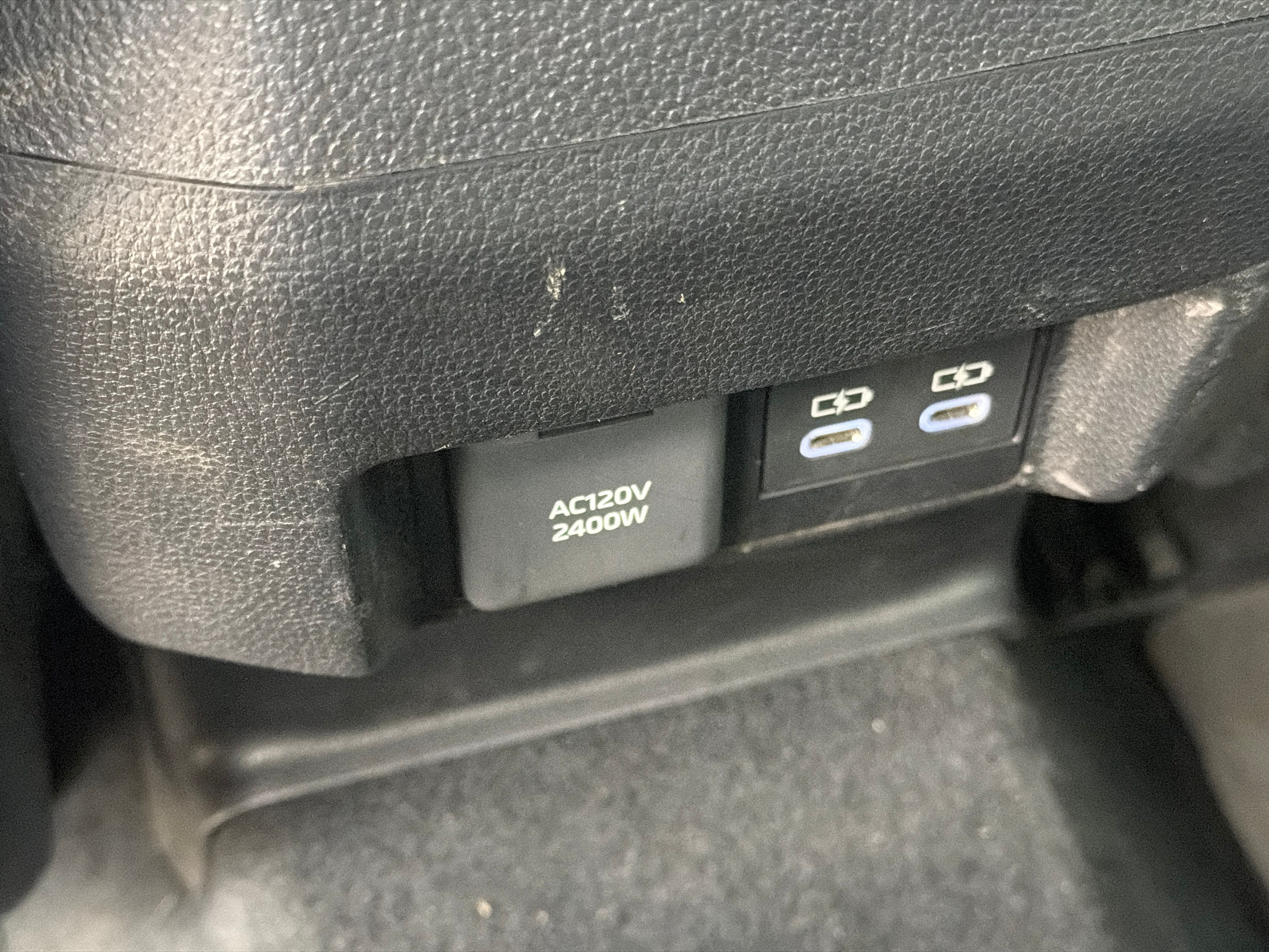 Used 2025 Toyota Tacoma 4x4 Double Cab Hybrid image 17