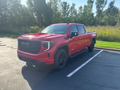 Used 2022 GMC Sierra 1500 Elevation w/ Elevation Premium Package AWD/4WD image 16