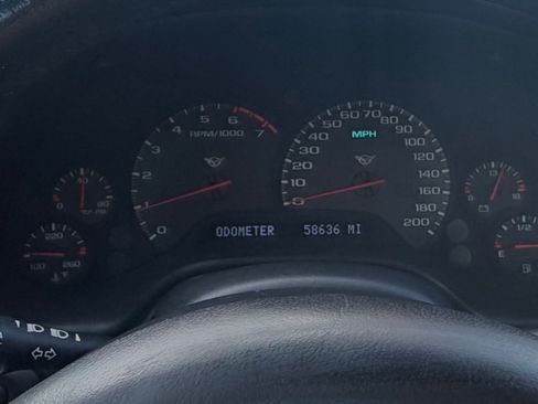 Used 2000 Chevrolet Corvette Coupe w/ Roof Pkg image 4