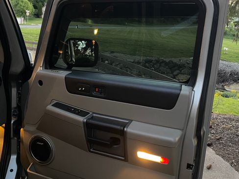 Used 2003 HUMMER H2 w/ Preferred Equipment Group AWD/4WD image 20