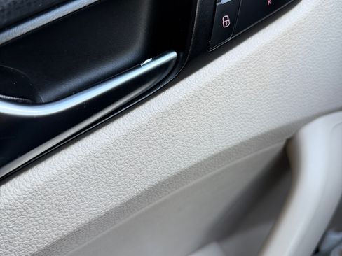 Used 2013 Volkswagen Passat 2.5 SE image 10