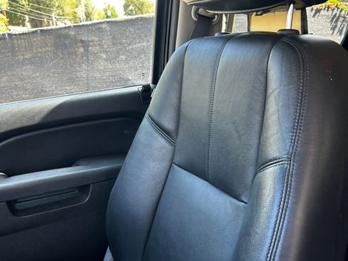 Used 2013 Chevrolet Suburban LT w/ Luxury Package image 10