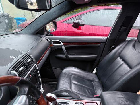 Used 2008 Porsche Cayenne Turbo image 5