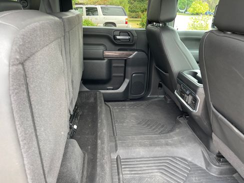 Used 2021 Chevrolet Silverado 2500 LTZ w/ LTZ Premium Package image 9