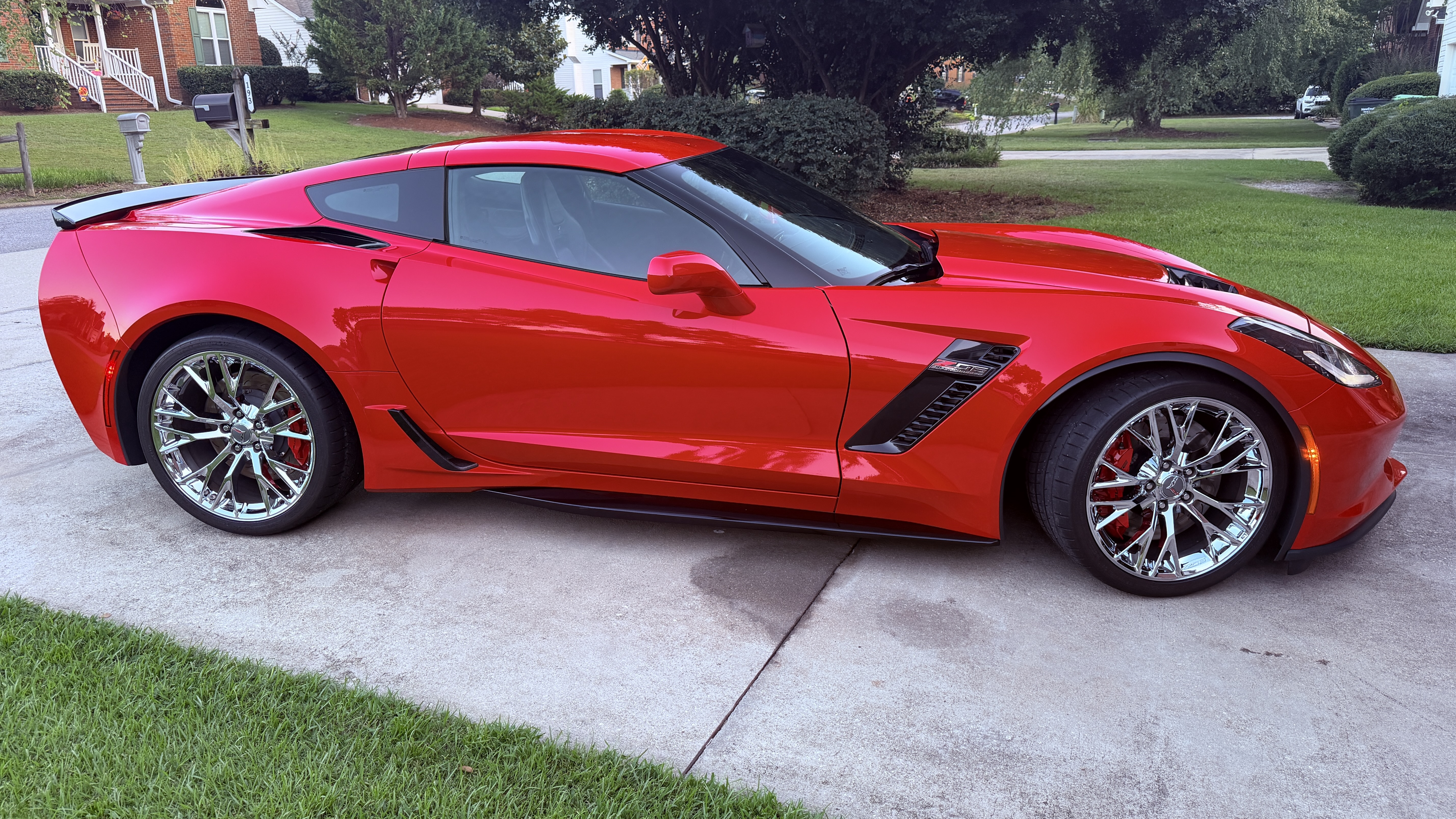 Used 2015 Chevrolet Corvette Z06 w/ 2LZ Preferred Equipment Group RWD image 1