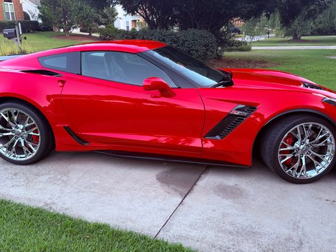 Used 2015 Chevrolet Corvette Z06 w/ 2LZ Preferred Equipment Group RWD image 1
