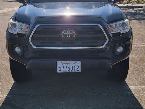 Used 2019 Toyota Tacoma SR5 image 10
