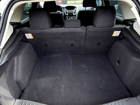 Used 2013 Ford Focus SE w/ SE Winter Pkg image 22