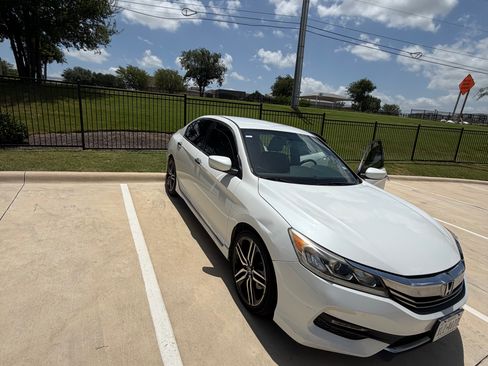 Used 2017 Honda Accord Sport image 6