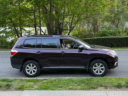 Used 2011 Toyota Highlander SE