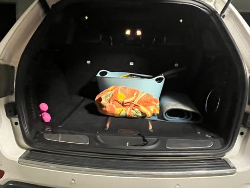 Used 2014 Jeep Grand Cherokee Limited w/ Luxury Group II image 9