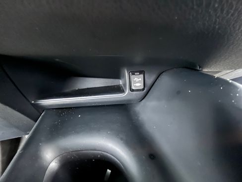 Used 2019 Toyota C-HR LE image 22