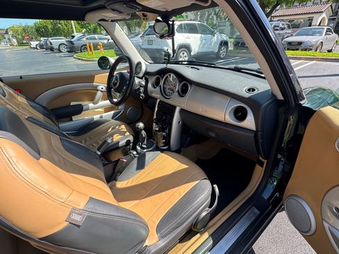 Used 2003 MINI Cooper Hardtop FWD image 12