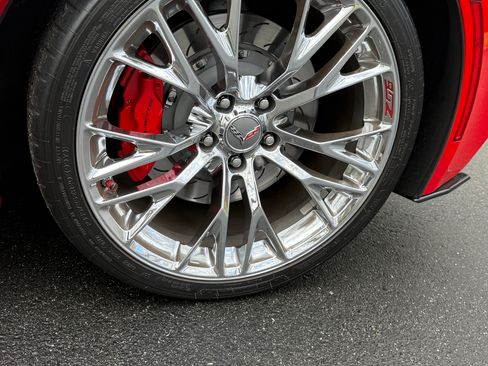 Used 2016 Chevrolet Corvette Z06 w/ 3LZ Preferred Equipment Group RWD image 12