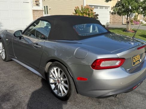 Used 2017 FIAT 124 Spider Lusso image 8