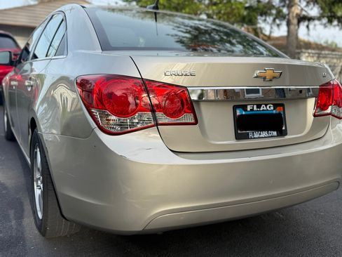 Used 2014 Chevrolet Cruze LT image 9