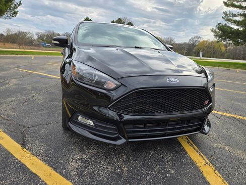 Used 2016 Ford Focus ST w/ Equipment Group 402A image 19