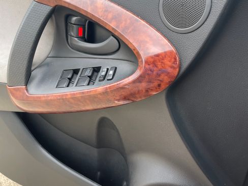 Used 2007 Toyota RAV4 Limited image 11