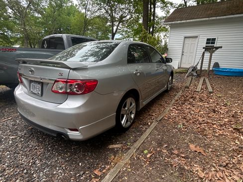Used 2013 Toyota Corolla S w/ Premium Pkg image 8