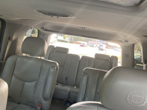 Used 2003 Cadillac Escalade AWD w/ Marketing Vehicle Package image 13