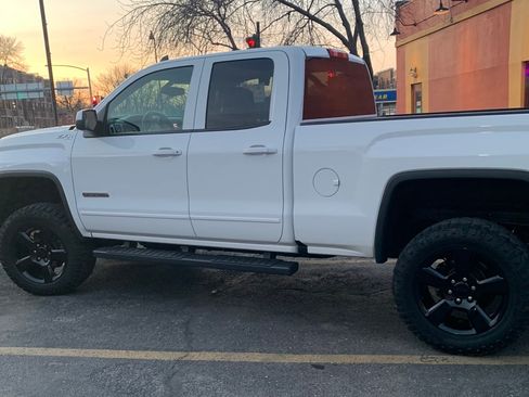 Used 2017 GMC Sierra 1500 SLE image 2