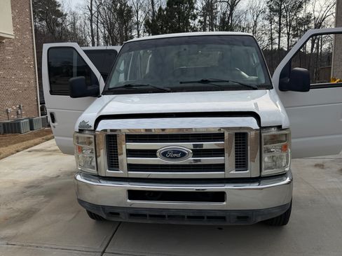 Used 2011 Ford E-350 and Econoline 350 XLT image 1